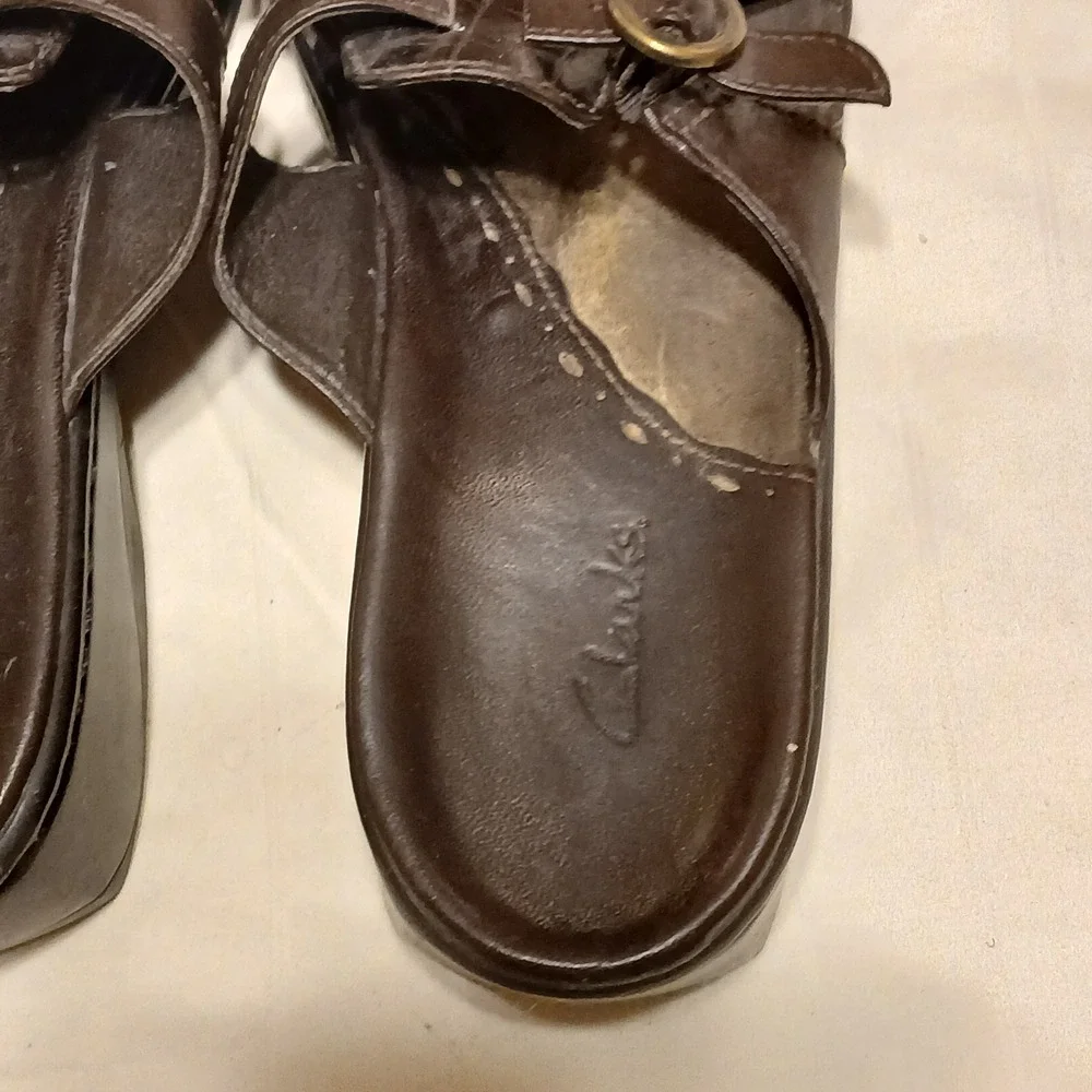 Clarks Women Dark Brown Faux Croc Wedge Sandals Comfort Fuzzy Lined Size Unknown